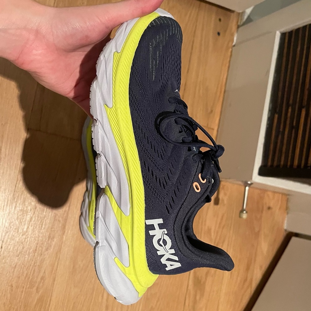 Womens Size 7 Navy/Yellow Hoka Clifton Shoes